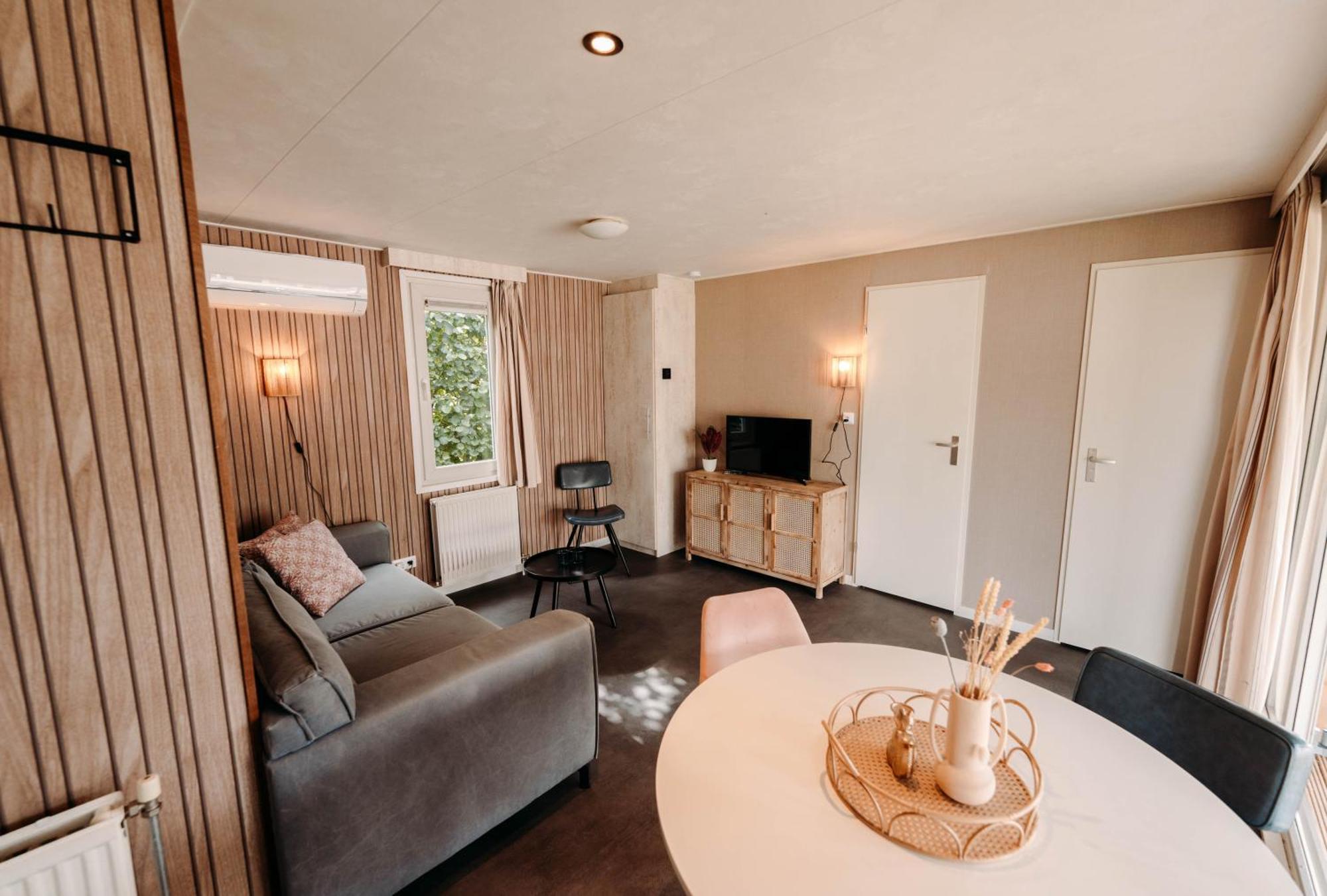 Chalet Tulpenweide - Recreatie Breezand Extérieur photo